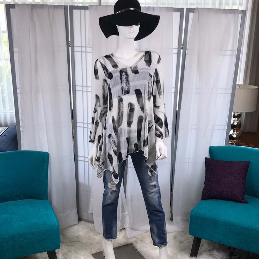 Dor Dor Couture | Abstract Mesh Knit Asymmetrical Pullover | Size S